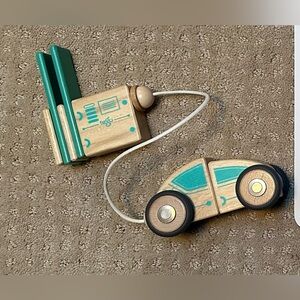 Tegu Magnetic Wooden Blocks Circuit Racer - Blue and Natural